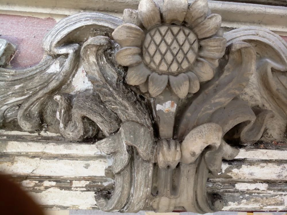 Skolko-stoit-restavraciya-fasada-doma